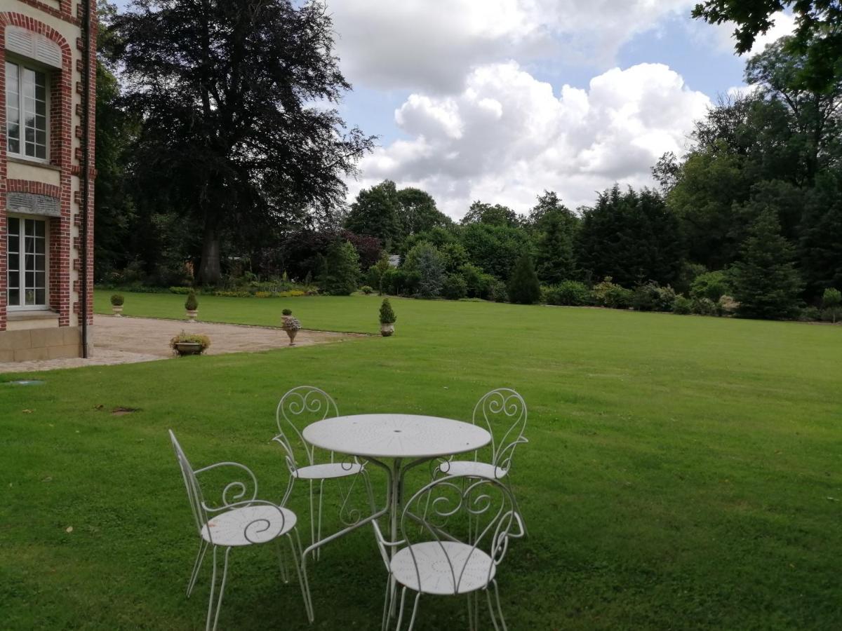 Chambre E Andre Le Domaine Des Jardins De Bracquetuit Buitenkant foto